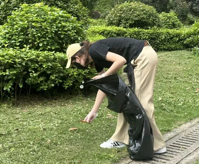 290f9b9baf4748a18e03bd3f3489d954.png image.png