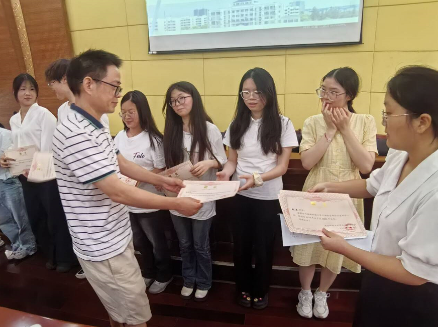 a715f7a41512432f9d75dde85d6c086b.png image.png