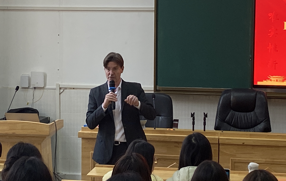 b96c8116a36d4668bb4dcec70447b15c.png image.png